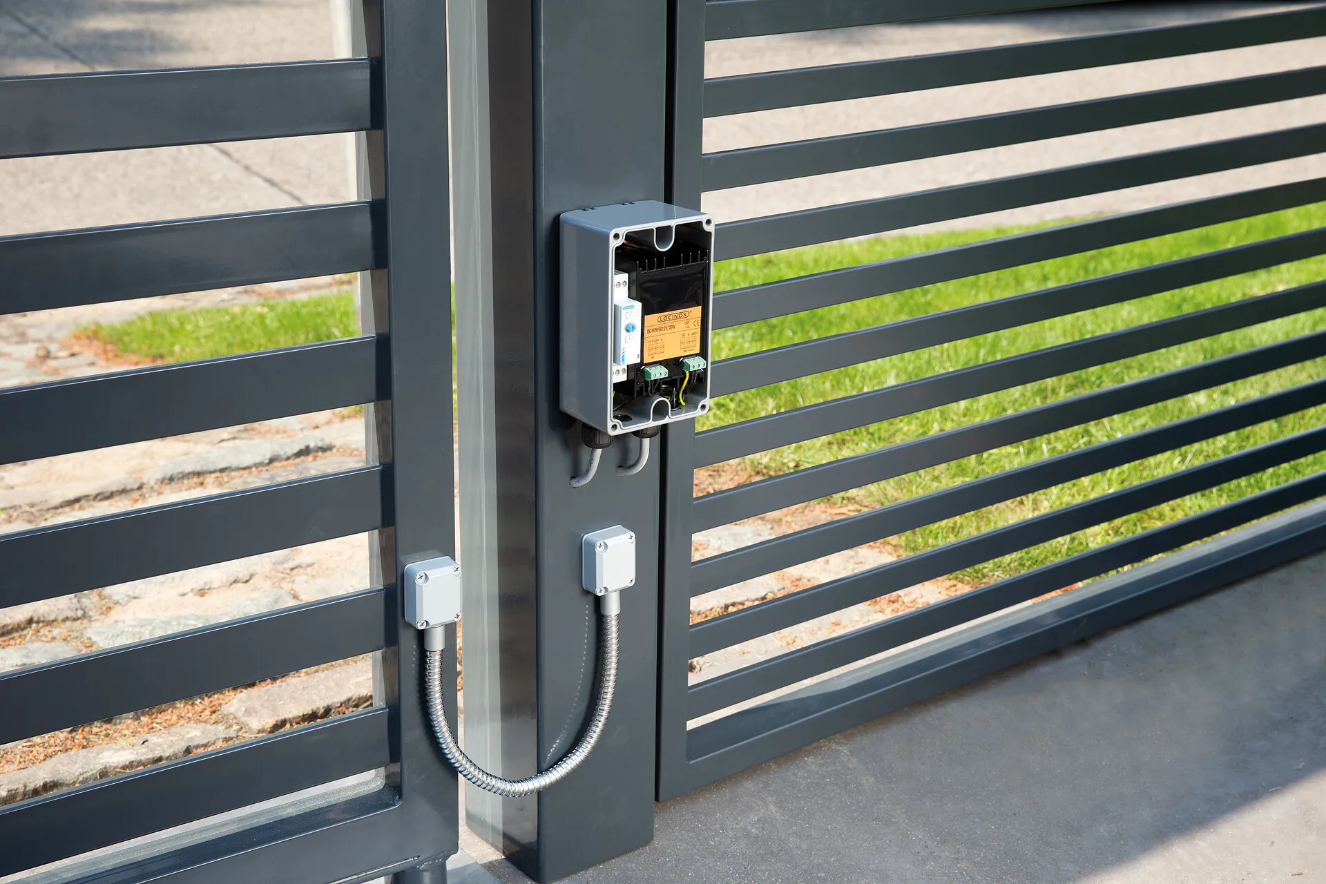 Dvk Pb 1 Dc Power Supply  Detail Anthracite Automated Gate  1920px (1)